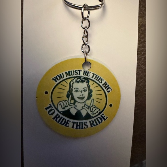 This Big Keychain - Picture 2 of 3
